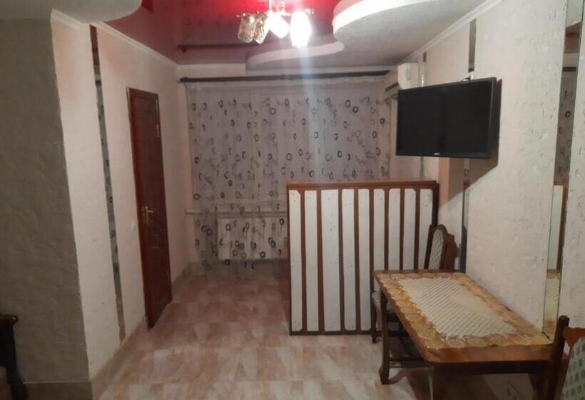 سوئیت با تخت بزرگ, хостел готель колізей