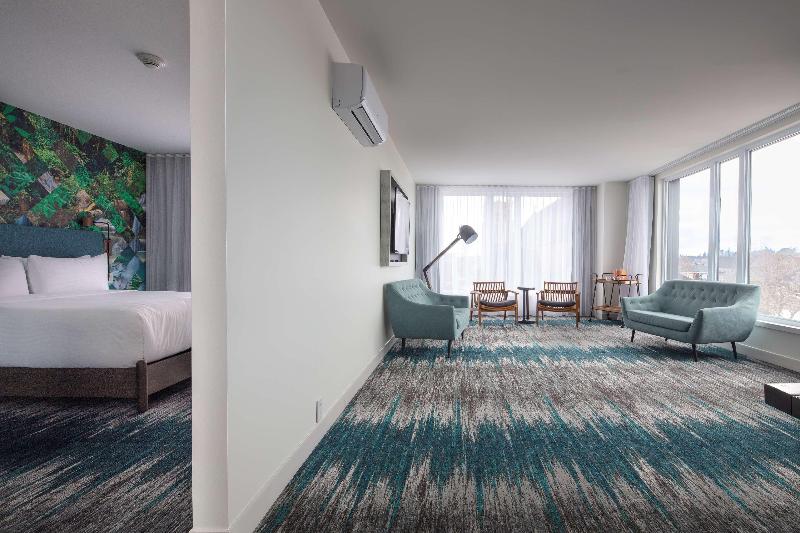 Люкс Кровать Кинг, Canvas Moncton, Tapestry Collection By Hilton