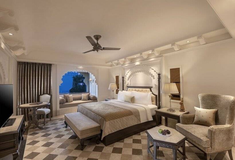 套房配有游泳池, Aurika, Udaipur