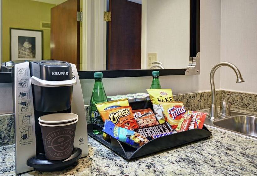 جناح لذوى الاحتياجات الخاصة, Embassy Suites Charleston