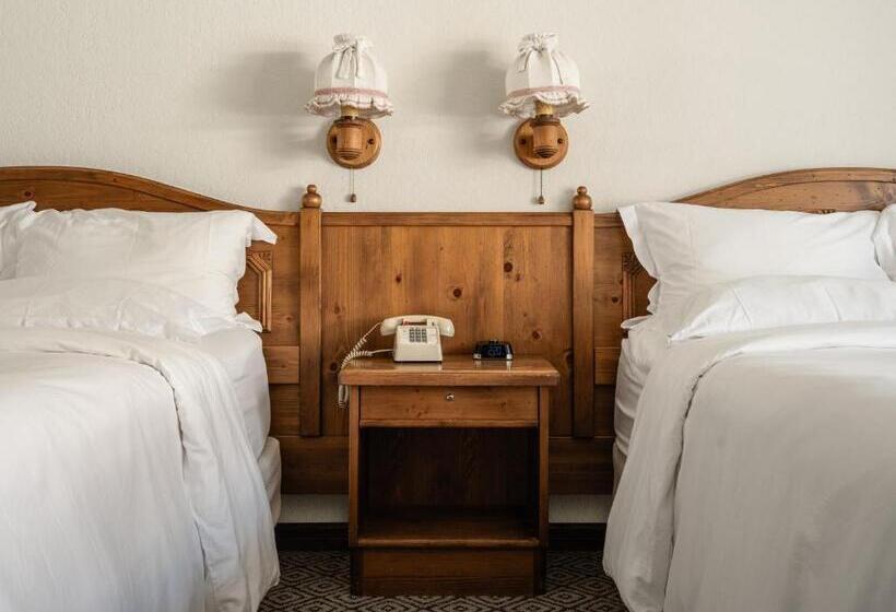 Standardrum Poolutsikt, Enzian Inn