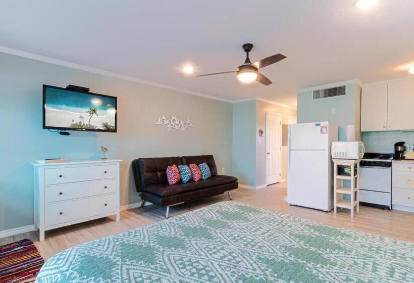 Студия Стандарт, Executive Keys Condominiums On The Beach