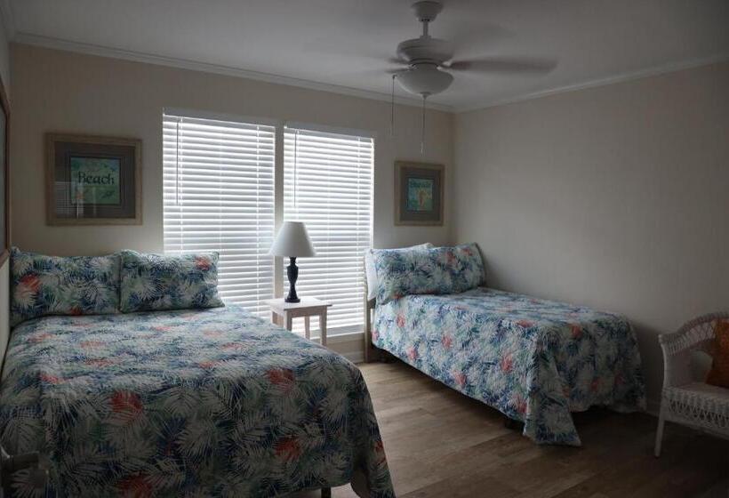 Апартаменты 3 Спальни, Executive Keys Condominiums On The Beach
