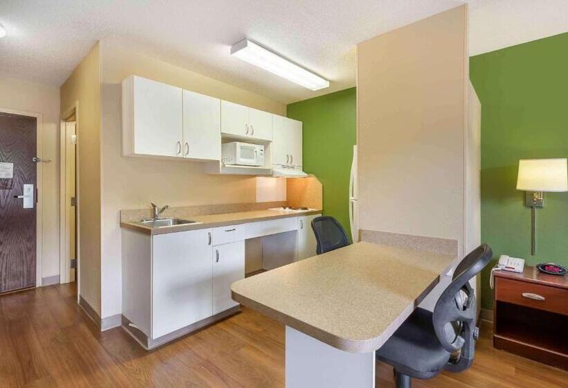 스탠다드 스튜디오, Extended Stay America Suites  Akron  Copley  East