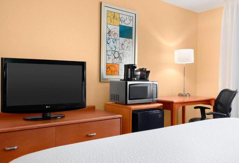 Номер Стандарт Кровать Кинг Адаптированный для Инвалидов, Dubuque Inn & Suites