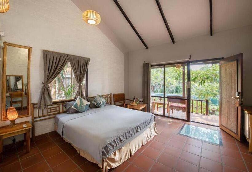 اتاق لوکس با چشم‌انداز استخر, An Nhien Retreat