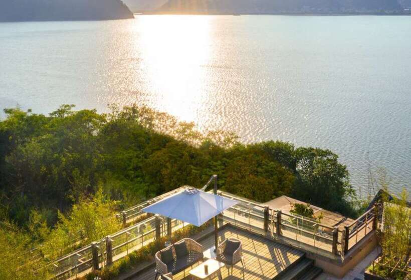 Люкс Deluxe Кровать Кинг, Conrad Hangzhou Tonglu