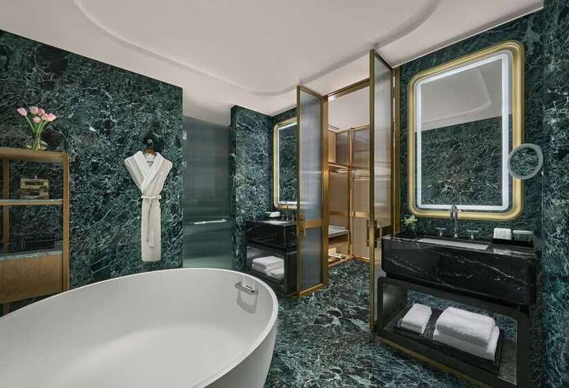 Люкс Deluxe Кровать Кинг, Conrad Hangzhou Tonglu