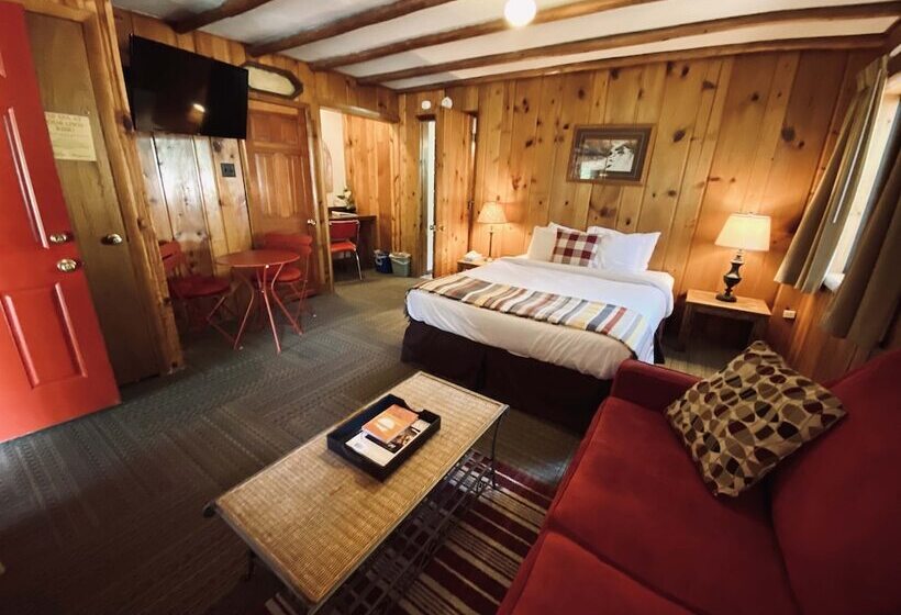 Люкс, Foot Of The Mountain Motel