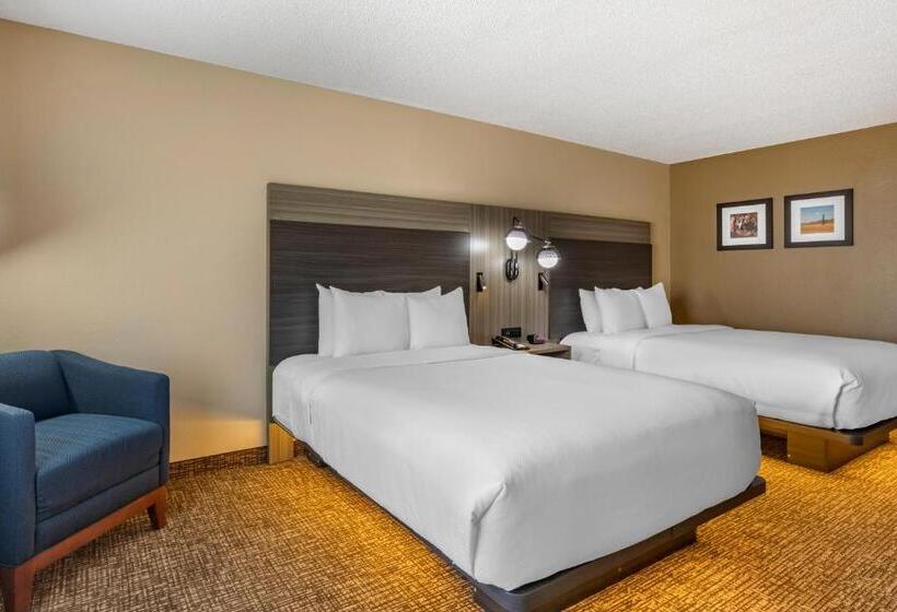 带2个双人床的标准工作室, Comfort Inn & Suites North Dallasaddison