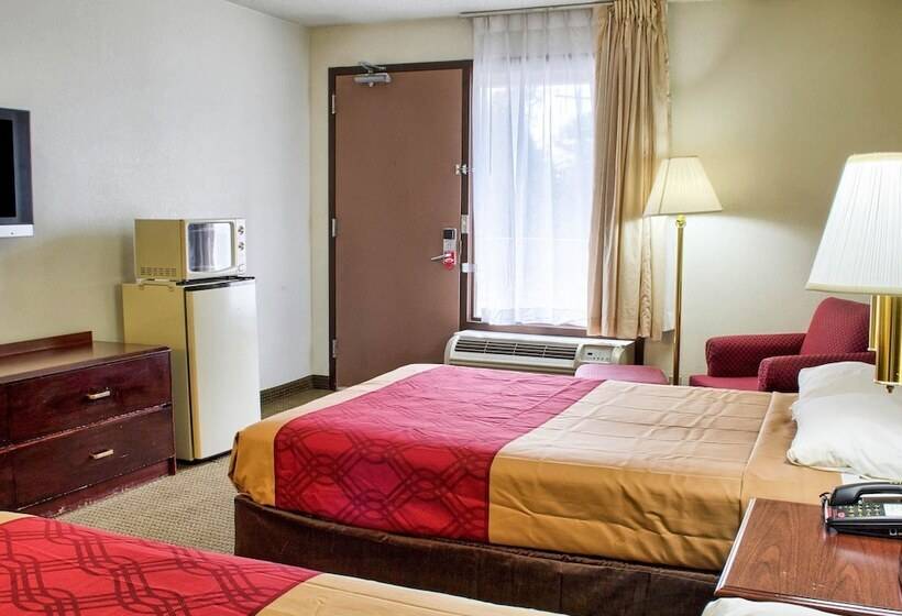 带2个双人床的标准工作室, Econo Lodge