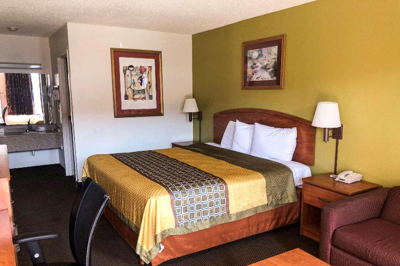带大床的标准间, Econo Lodge