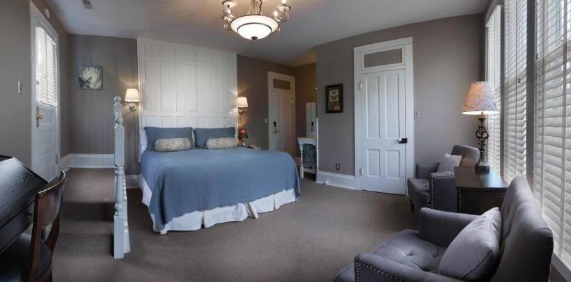 Standard Szoba King Size Bed, Grant Street Inn  Bloomington