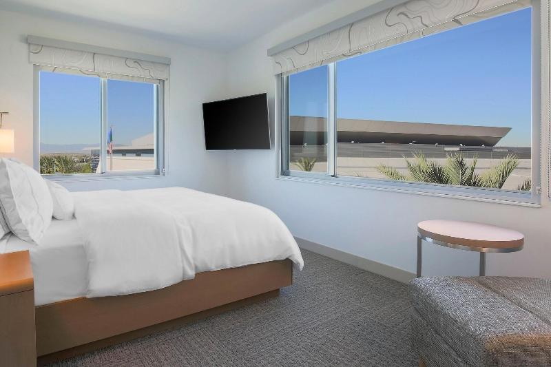 חדר סטנדרט עם מיטת קינג, Element Ontario Rancho Cucamonga