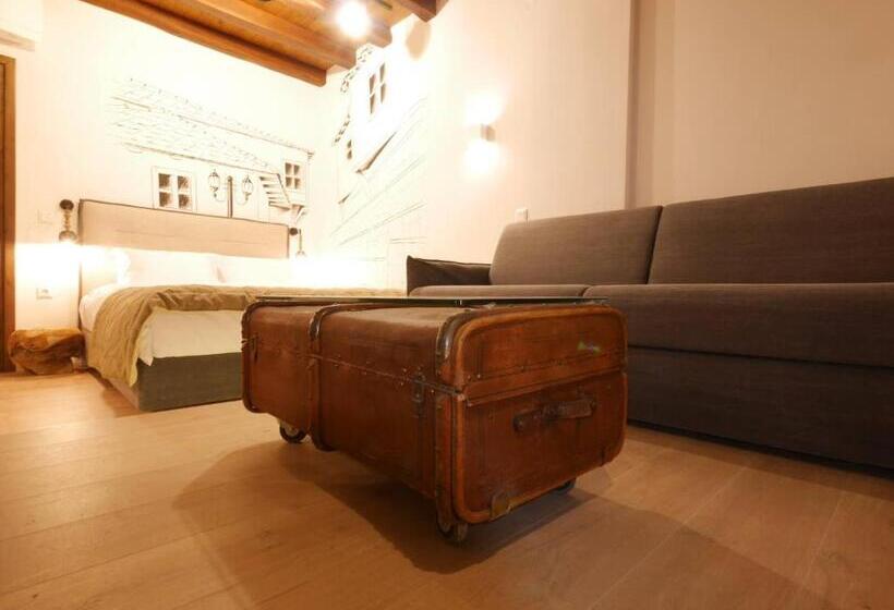 Полулюкс, Olganos Vl Luxury Rooms & Suites