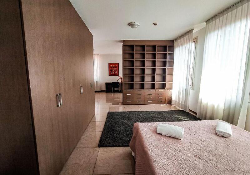 Номер Deluxe, Noblestay