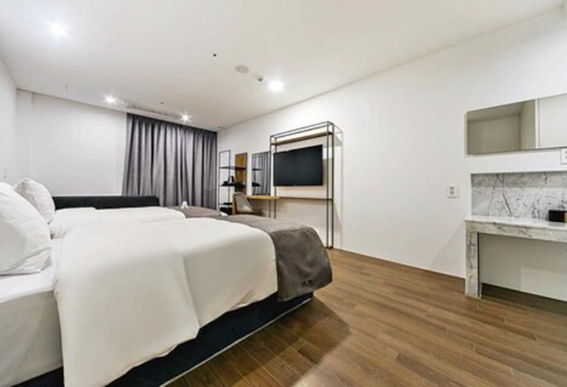 Номер Deluxe, Noblestay