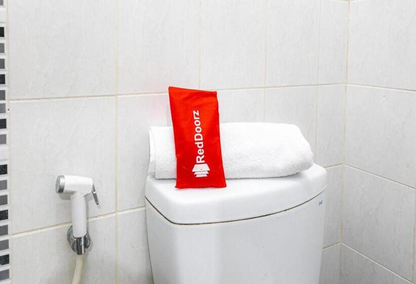 Номер Стандарт, Reddoorz Syariah Near Assalaam   Ums