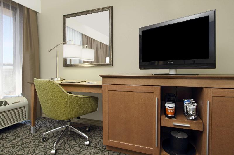 חדר סטנדרט עם מיטת קינג, Hampton Inn Austin/airport Area South