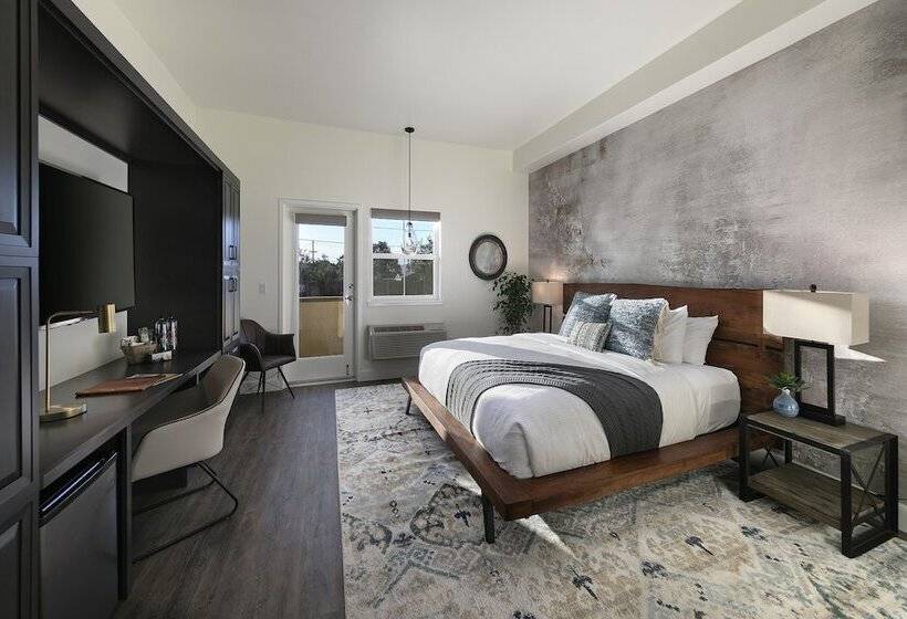 Номер Deluxe, Wine Stone Inn