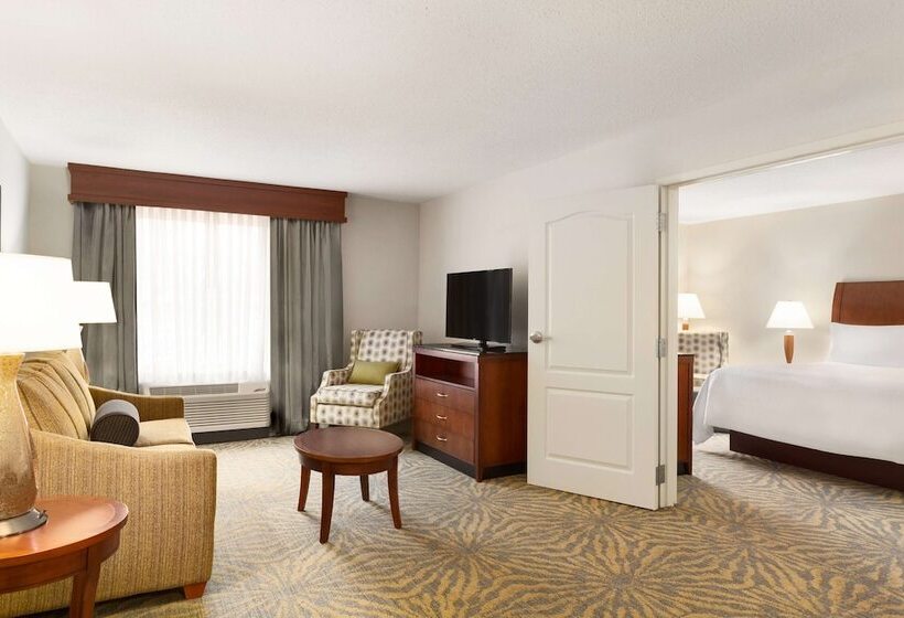 Люкс с гидромассажем, Hilton Garden Inn Shelton