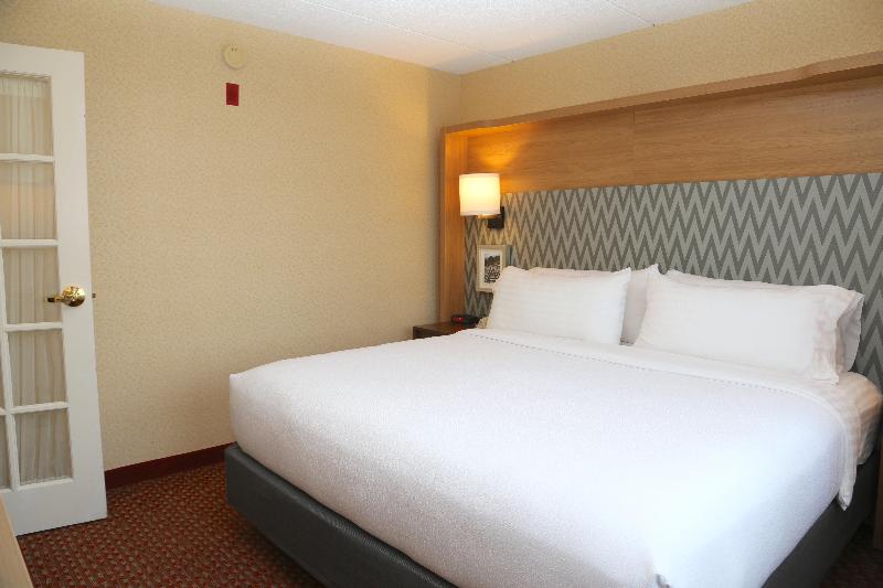 Люкс Deluxe Кровать Кинг, Holiday Inn Salem, An Ihg