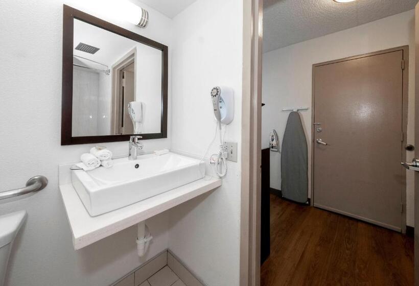 스탠다드 룸, Red Roof Inn Plus Newark Liberty Airport   Carteret