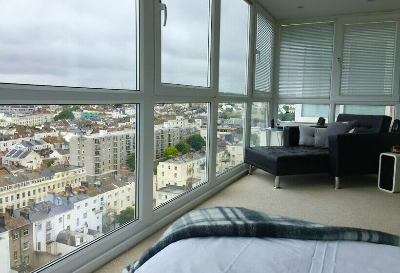 Апартаменты Пентхаус 2 Спальни, Isabella Penthouse 15th Floor, Seafront