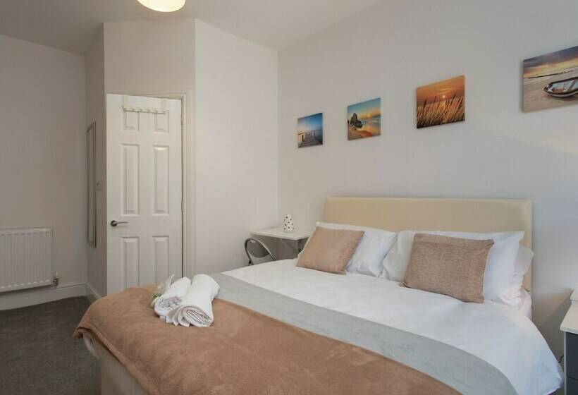 Quarto Superior, Townhouse Plus @ Westminster Street Crewe