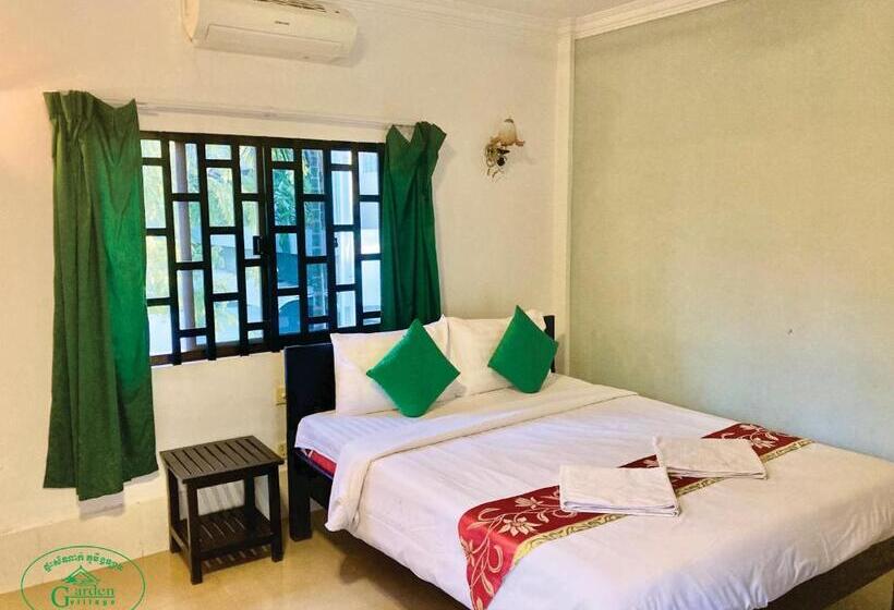 اتاق لوکس, Garden Village Guesthouse & Pool Bar