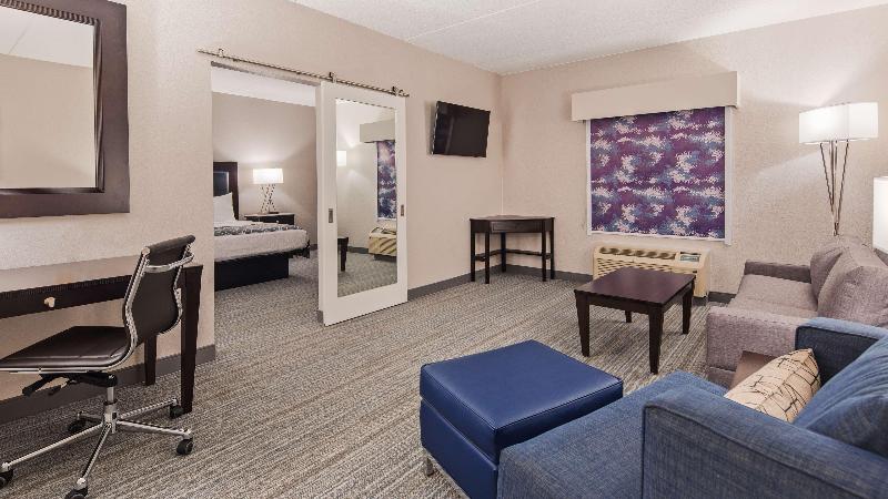 Люкс Кровать Кинг, Best Western Plus Wilkes Barrescranton Airport