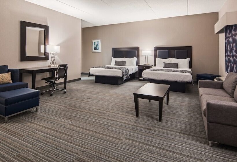 Номер Стандарт 2 Двуспальные Кровати, Best Western Plus Wilkes Barrescranton Airport