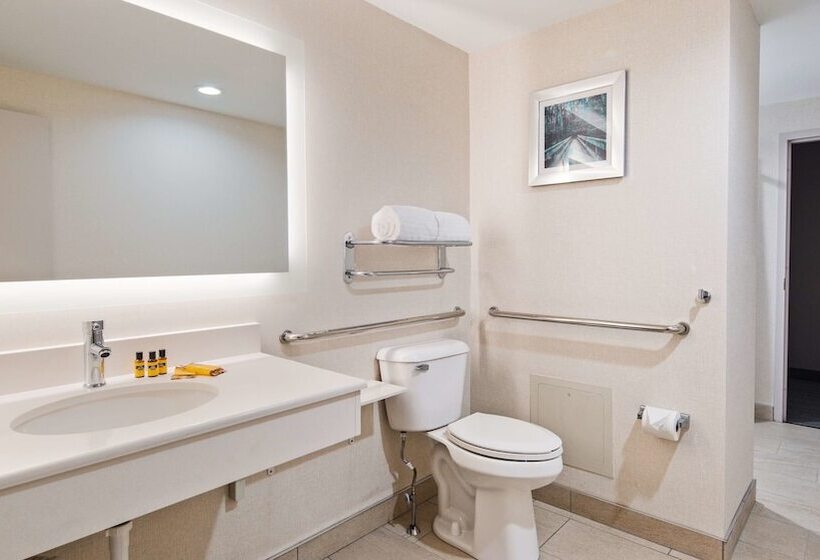 Люкс Адаптированный для Инвалидов, Best Western Plus Wilkes Barrescranton Airport