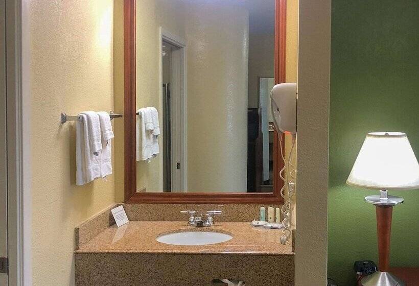 Номер Стандарт Двуспальная Кровать, Quality Inn Baytown  Houston East