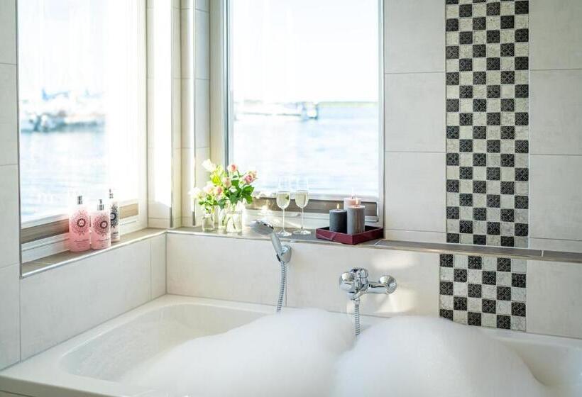 Дом 3 Спальни, Schwimmende Häuser Im Baltic Sea Resort