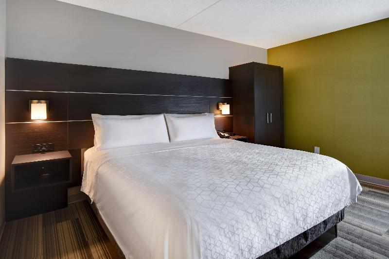 身障者適用キングサイズベッドルーム, Holiday Inn Express & Suites Allentown Dorney Park Area, An Ihg