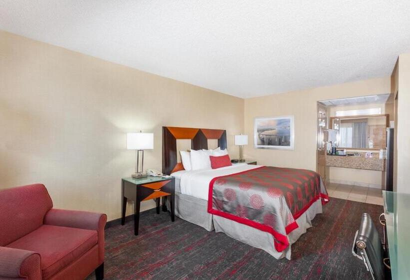 Номер Стандарт Кровать Кинг Адаптированный для Инвалидов, Ramada By Wyndham San Diego National City