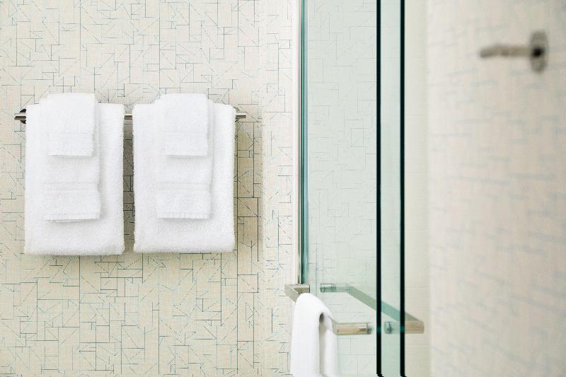 장애인을 위한 스탠다드 룸, Holiday Inn Express & Suites   Kokomo South, An Ihg