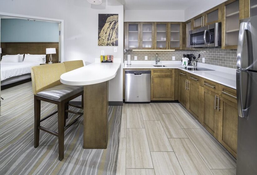 Люкс, Staybridge Suites   Summerville, An Ihg
