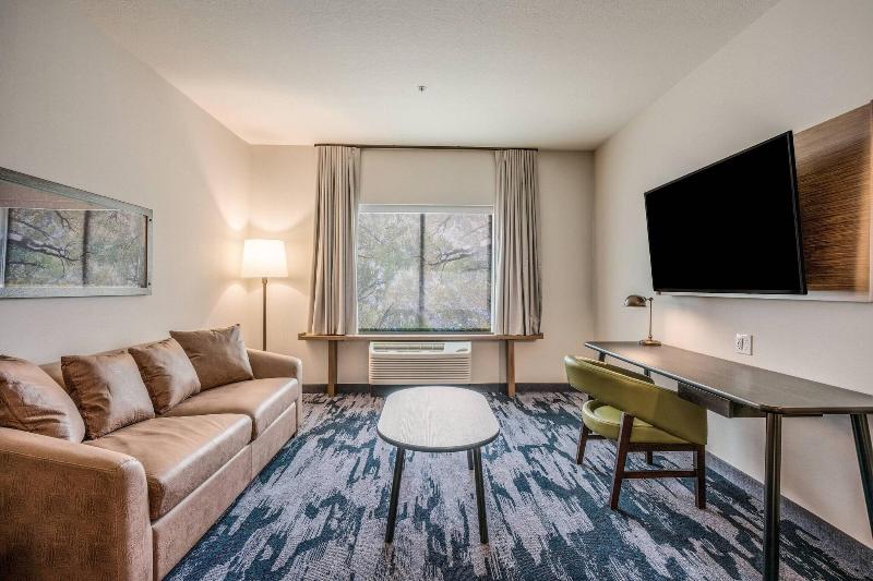 스위트 킹사이즈 침대, Fairfield Inn & Suites Whitewater