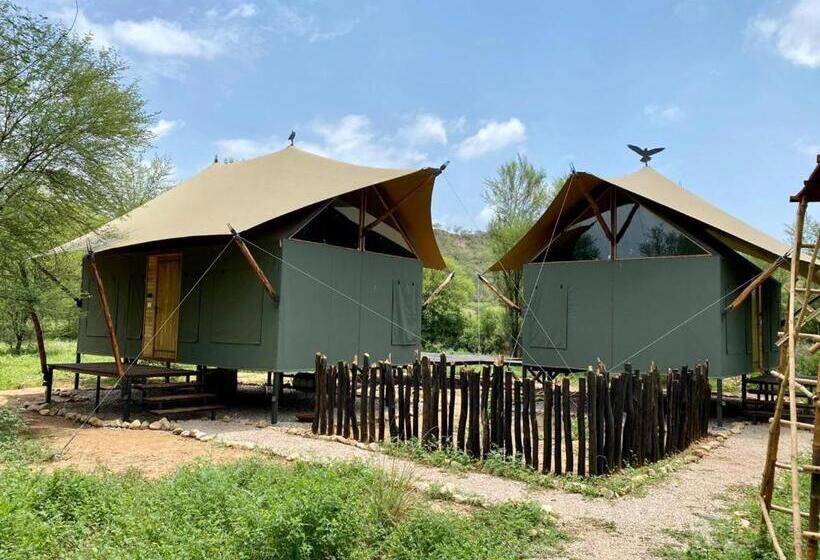 Deluxe Room Mountain View, Trees N Tigers Luxury Wildlife Lodge