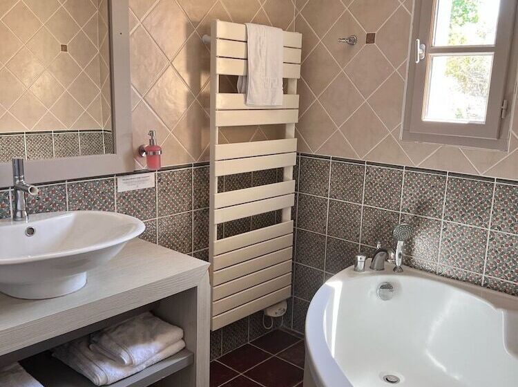 Номер Superior, Hôtel Restaurant La Bergerie
