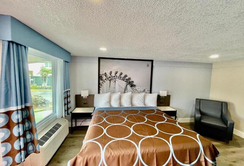 身障者適用キングサイズベッドルーム, Super 8 By Wyndham Kissimmee Orlando