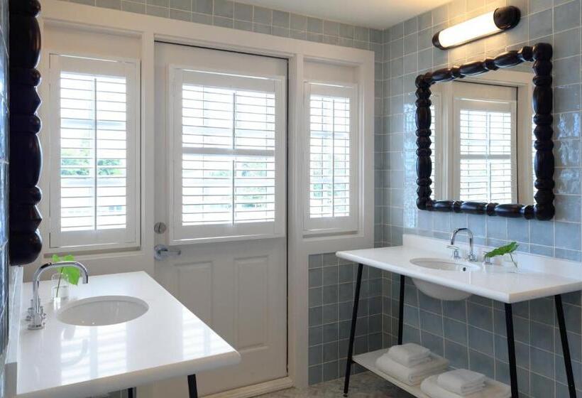 מיטת קינג בסוויטה, Winslow'S Bungalows-Key West Historic Inns