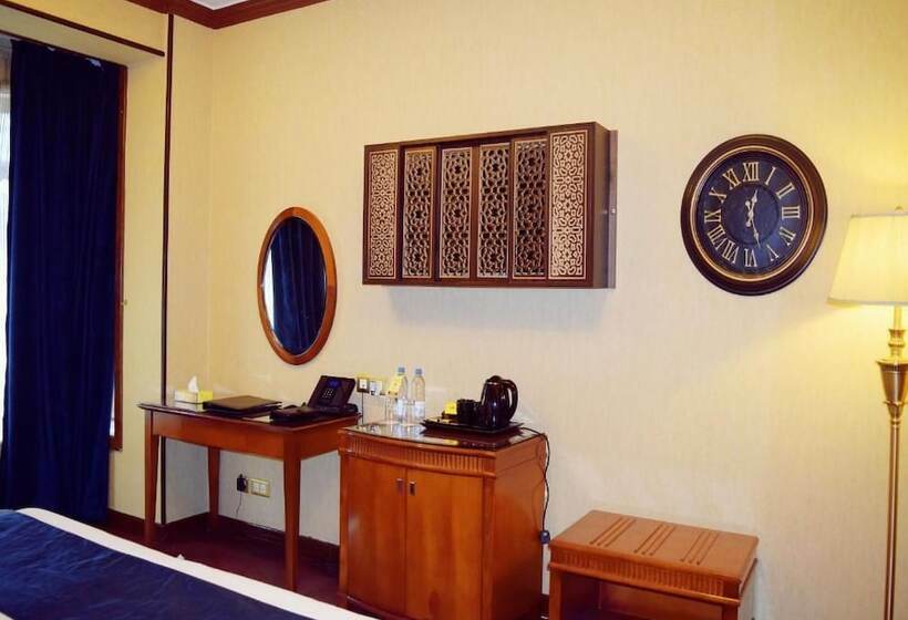 Трехместный Президентский, Manazil Al Madinah