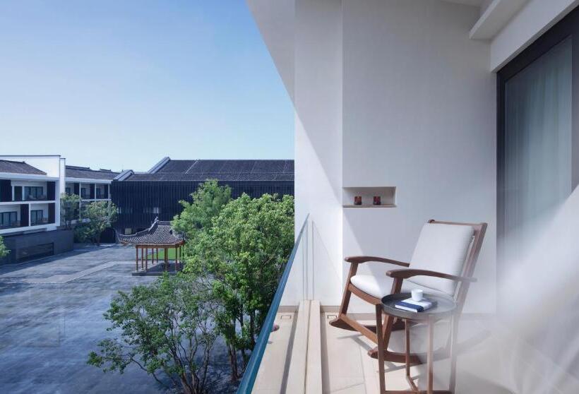 Номер Deluxe с Балконом, Naera Hotel Xitang