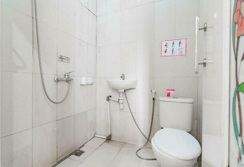חדר משפחתי, Urbanview Hotel One Family Maribaya By Reddoorz