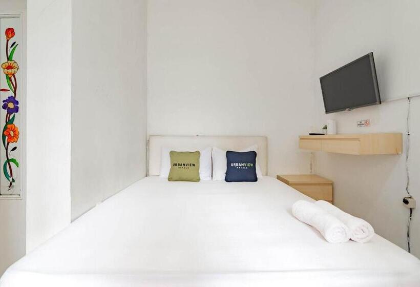 חדר סופריור, Urbanview Hotel One Family Maribaya By Reddoorz