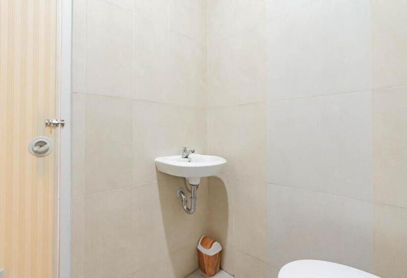 חדר סופריור, Urbanview Hotel One Family Maribaya By Reddoorz