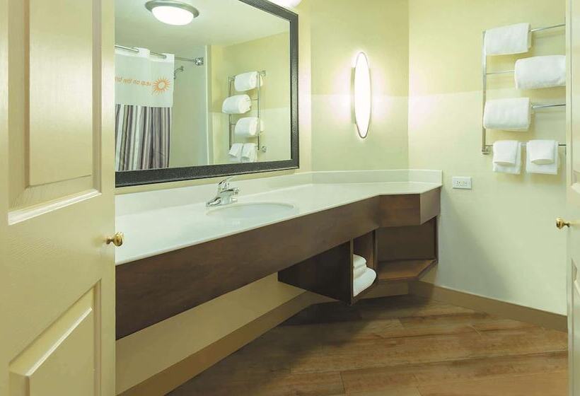 Номер Deluxe, La Quinta By Wyndham Raleigh/durham Southpoint